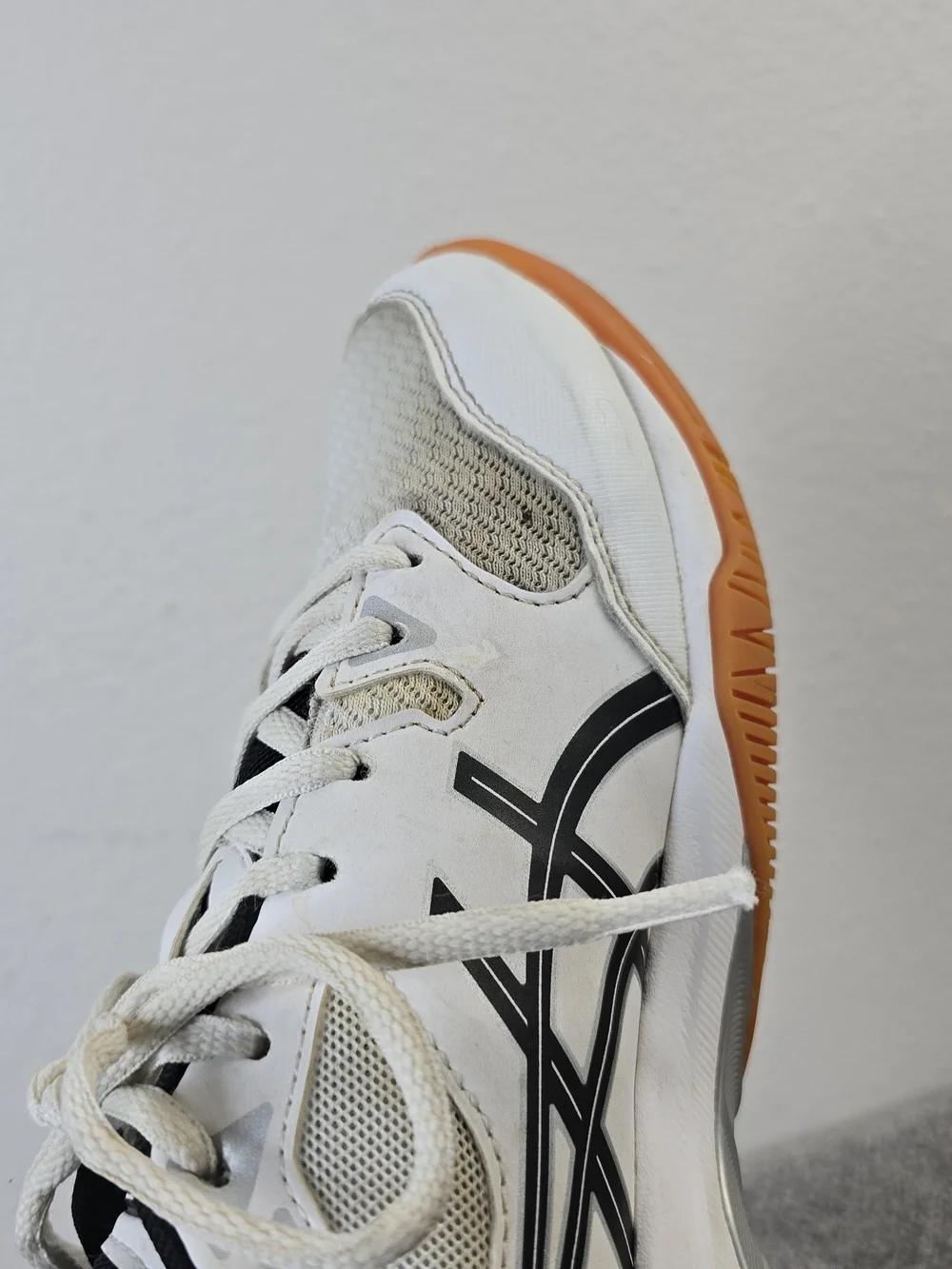 Asics GEL-Rocket 10 Womens Size 9 Volleyball Shoes White Black 1072A056